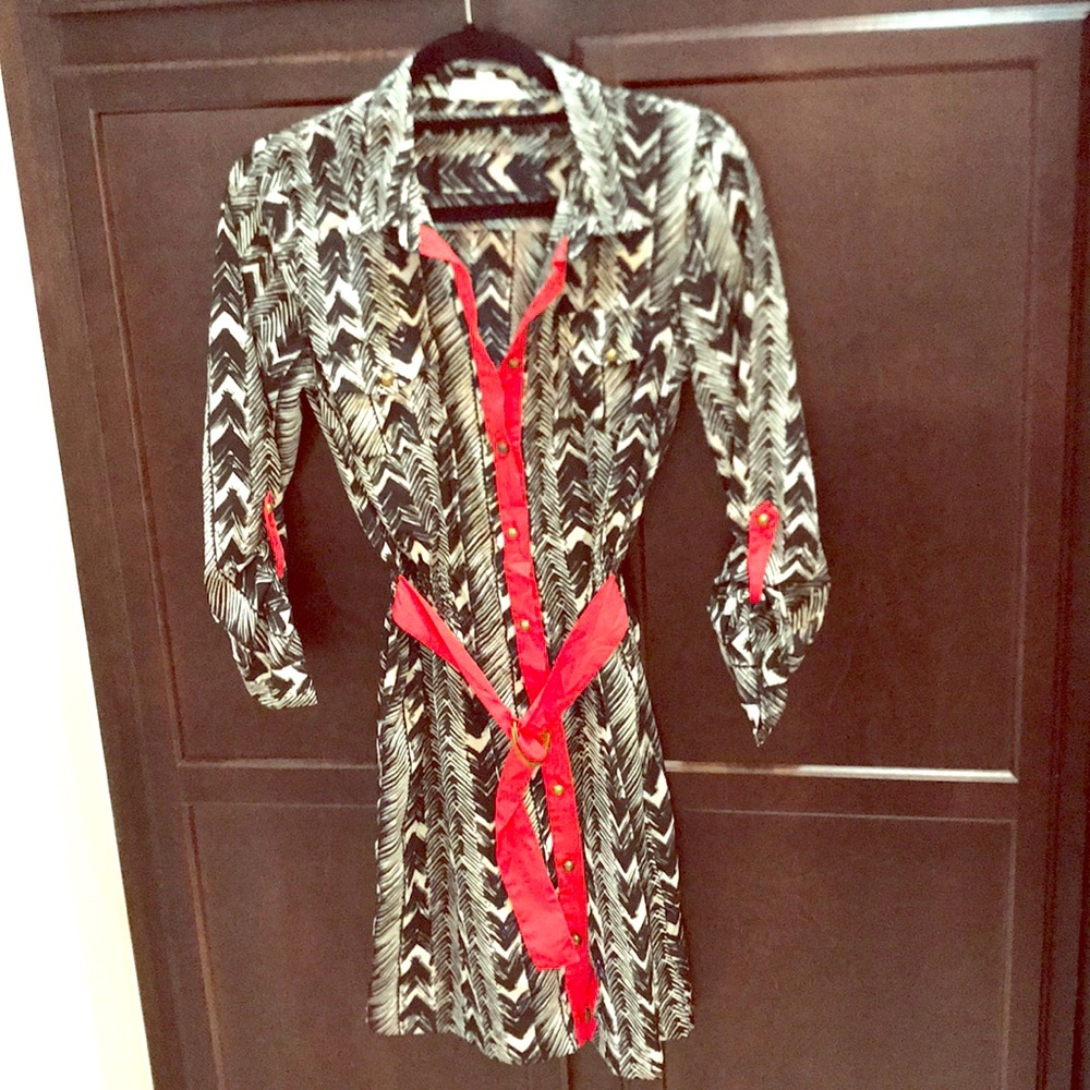 Black white & gray w red accents! Stretch at waist